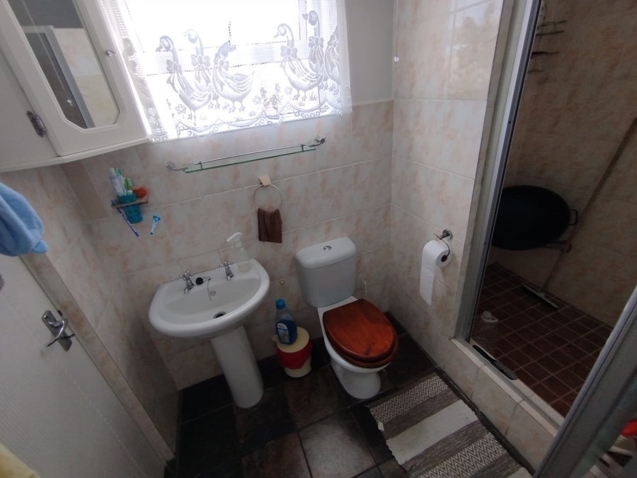 To Let 1 Bedroom Property for Rent in Country Club Western Cape